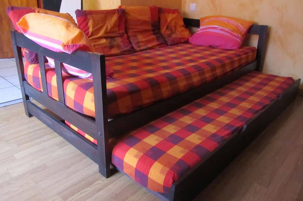 Apartamento entero, Appart 40 m2 R C en el pequeño pueblo a los pies del Canigó in Casteil, Parque Natural Regional de los Pirineos Catalanes