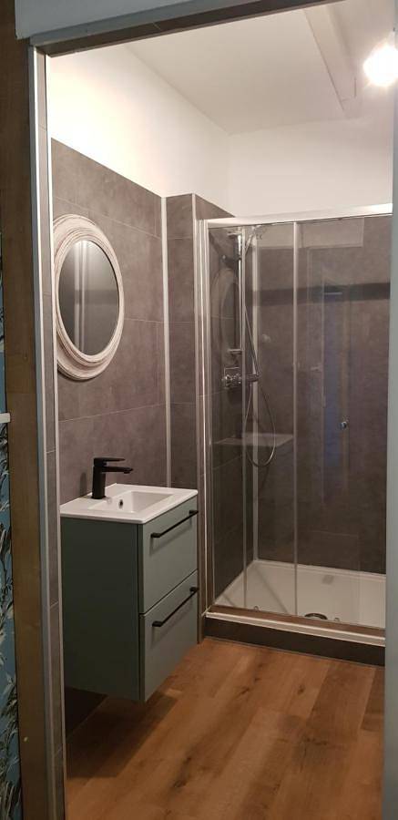 Deluxe Double Room with Shower in Saint-Pierre-de-Côle, Périgord Vert