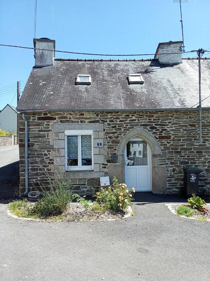 Gîte pour 4 personnes, avec jardin, adapté aux familles à Carhaix-Plouguer