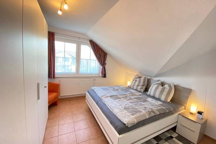 Ganze Wohnung, Helle, gemütliche Wohnung, zentral in ruhiger Lage von Zingst mit Wlan in Zingst, Fischland - Darß - Zingst