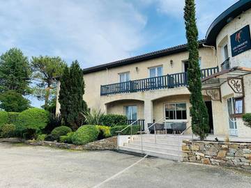 Hôtel pour 3 personnes, avec piscine et sauna ainsi que jacuzzi et jardin, animaux acceptés à Blanquefort