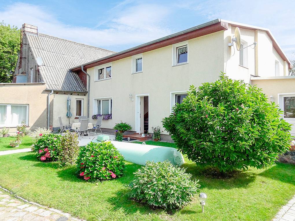 Entire holiday apartment, Holiday apartment for 6 people with terrace in Steffenshagen, Rostock and Surroundings