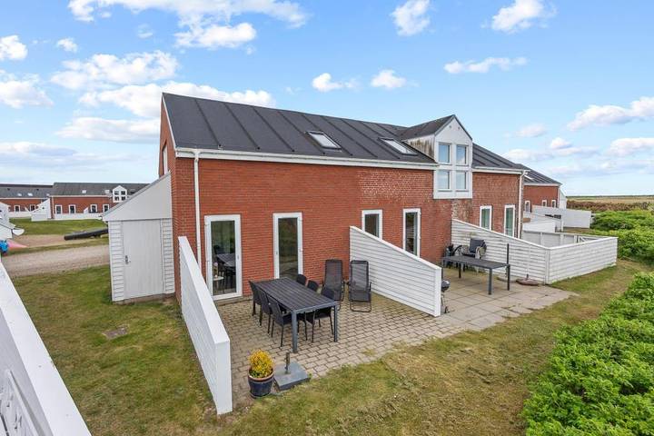 Villa for 5 people, with balcony/terrace - 1