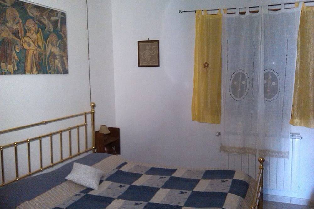 Eco holidays between Sea and Mountains of Abruzzo App. \"La Luna\" in Castiglione Messer Raimondo, Gran Sasso
