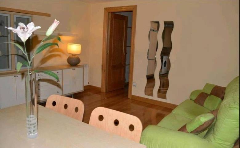 Apartamento para 4 personas, con balcón en Puente la Reina