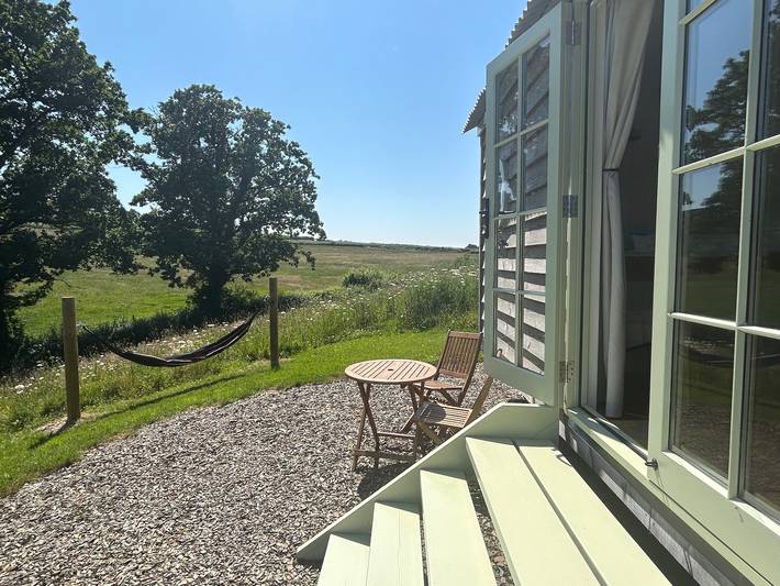Vacation rental for 2 people, with terrace and yard in England