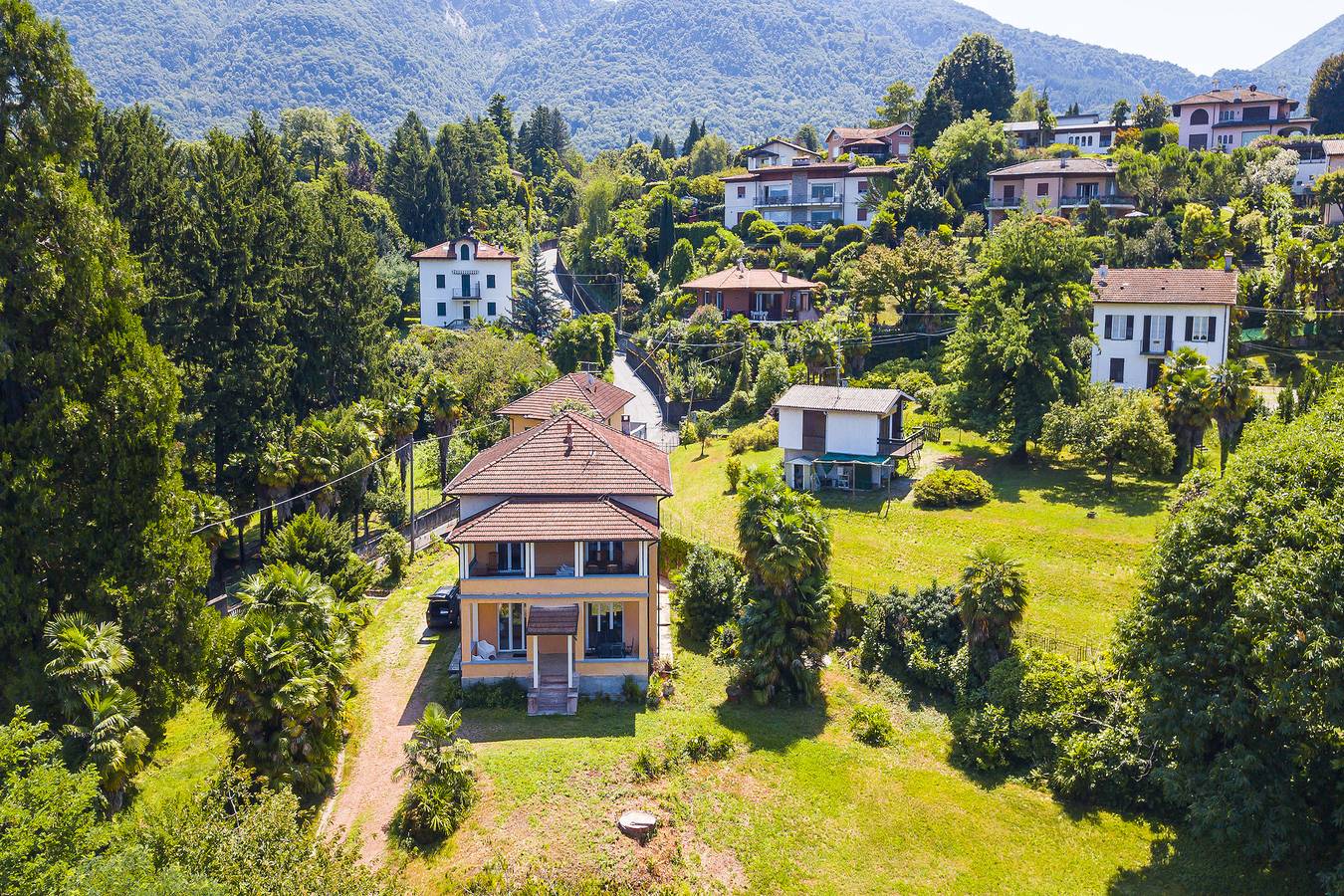 Apartamento entero, Bella Vista Apt. 5 min walk to Lake in Porto Valtravaglia, Lago Maggiore en Lombardía