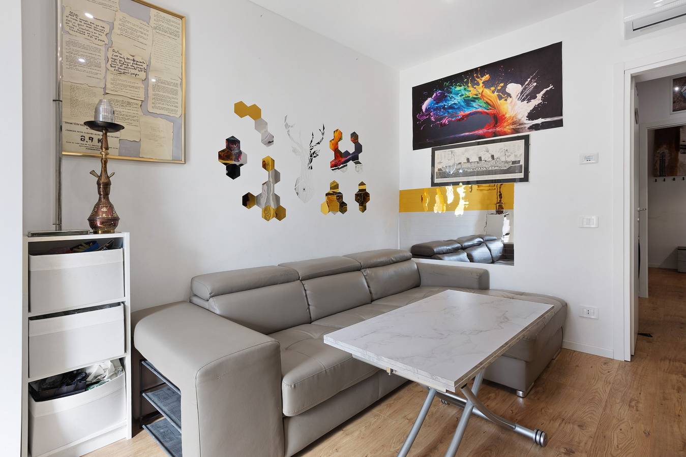Geheel appartement, Appartement 'Crescenzago' met Wi-Fi en Airconditioning in Milaan, Provincie Milaan