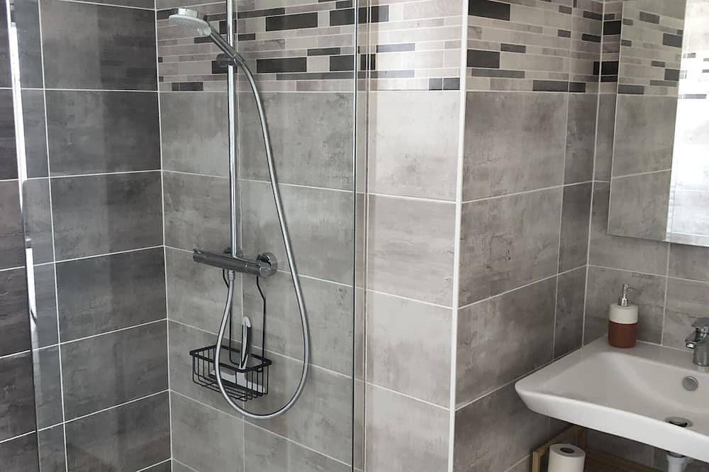 Ganze Wohnung, 1-bedroom gîte with access to covered, heated swimming pool. 2 steps from the sea in Guissény, Brest und Umgebung