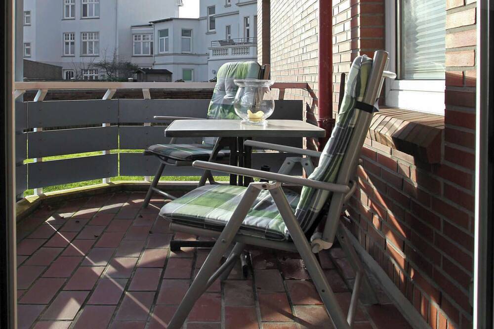 Entire apartment, Family-friendly apartment with balcony on Borkum! in Borkum