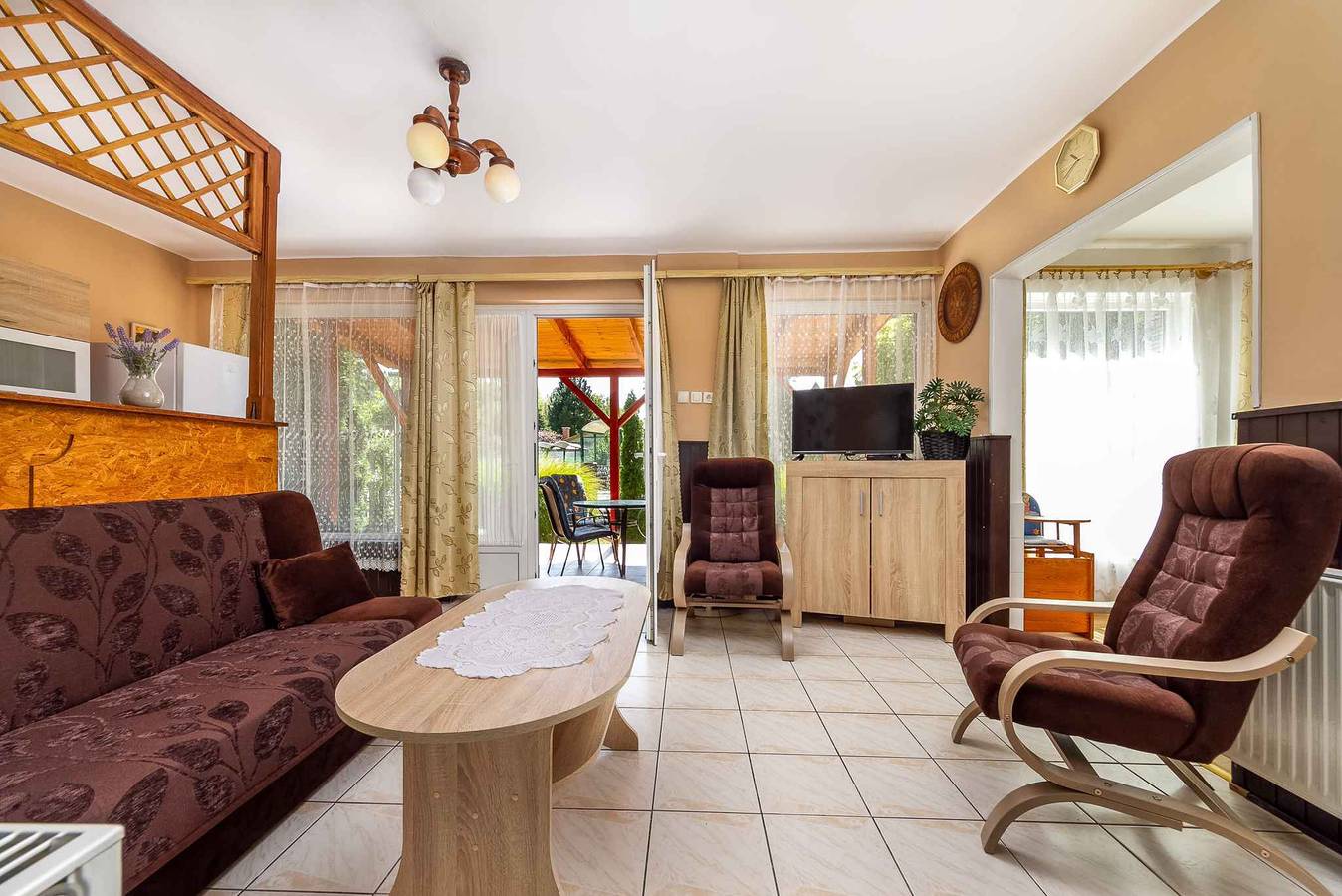 Ferienhaus mit eine große Terasse  in Balatonkeresztur, Plattensee Südufer