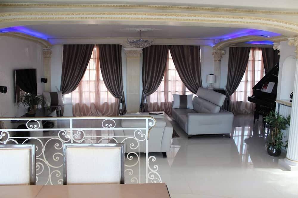 Entire apartment, Hôte Superhost in Aulnay-sous-Bois, Seine-Saint-Denis