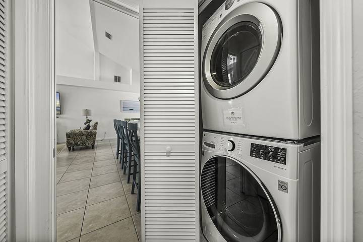 Vacation rental for 8 people, with balcony in North Captiva Island