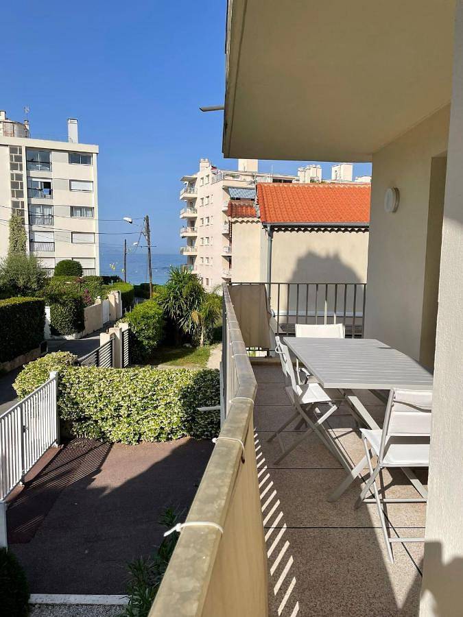Gîte pour 6 personnes, avec Balcon ainsi que Terrasse et Vue dans Plage de la Salis