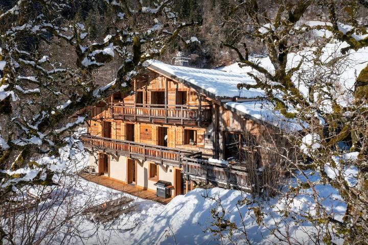 Chalet pour 10 personnes, avec jardin et sauna, adapté aux familles à Saint-Nicolas-la-Chapelle