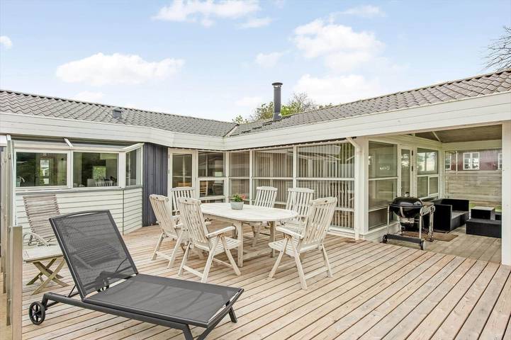 Ferienhaus für 8 Personen, mit Whirlpool und Terrasse sowie Garten in Binderup Strand - 2