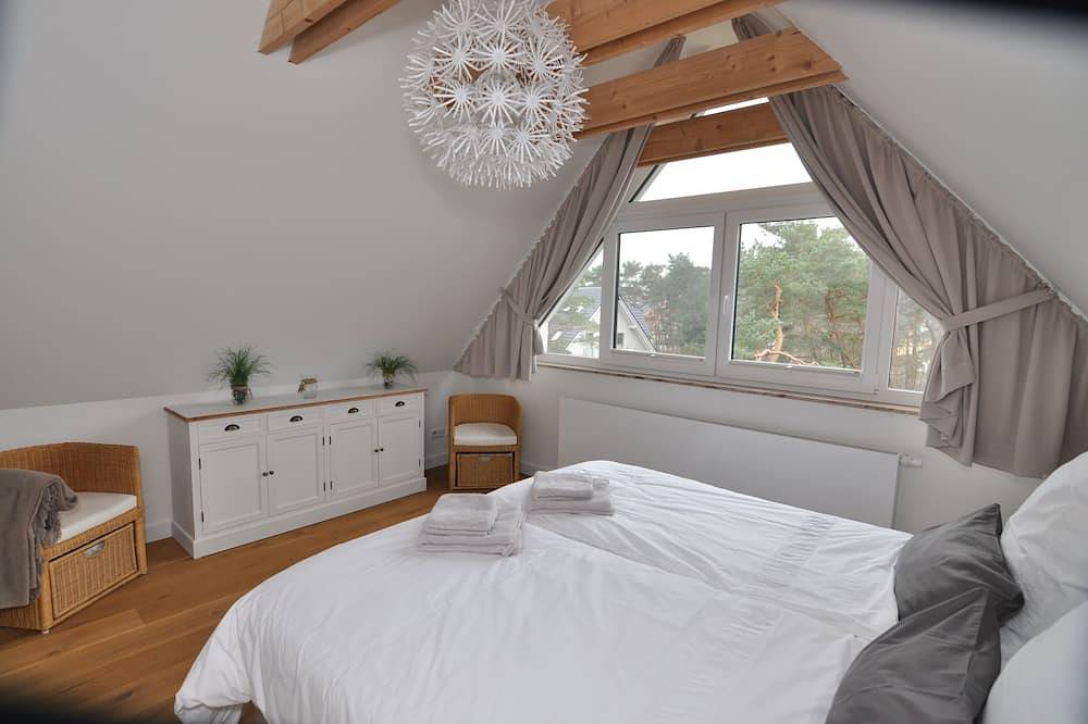 Luxuriös, Strandzugang vom Garten, Wallbox, Sauna, Kamin, Strandkorb in Dierhagen Strand, Dierhagen