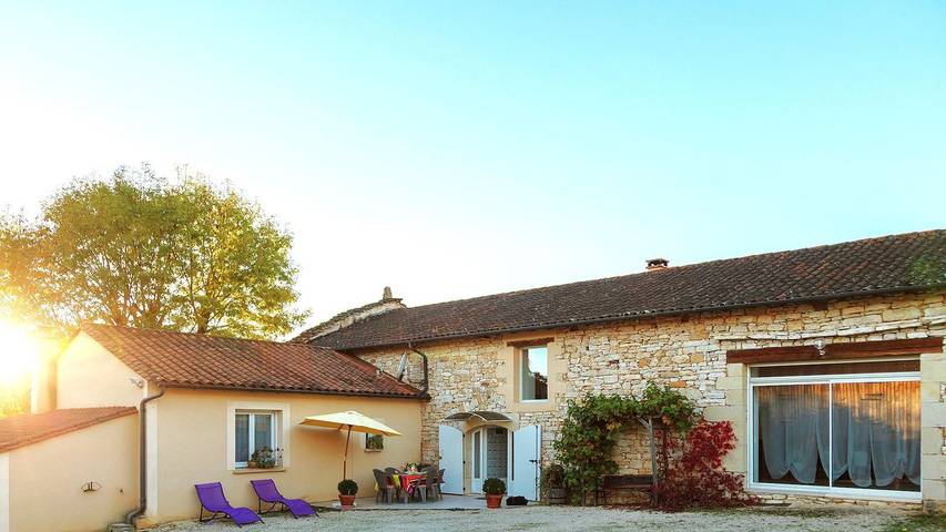 Gîte pour 6 personnes, avec jardin et terrasse à Cazals