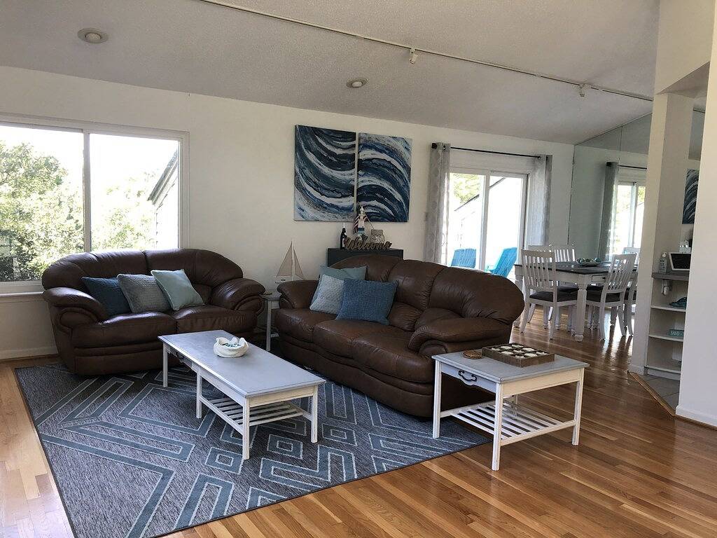 Beautiful 3 bedroom house minutes from the beach and First Landing State park in Virginia Beach