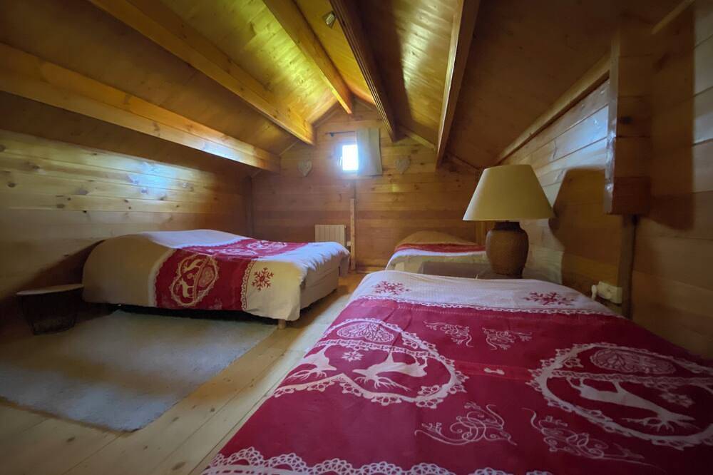 Chalet neuf au calme idéal pour découvrir l'ardéche et la haute loire in Lanarce, Ardèche