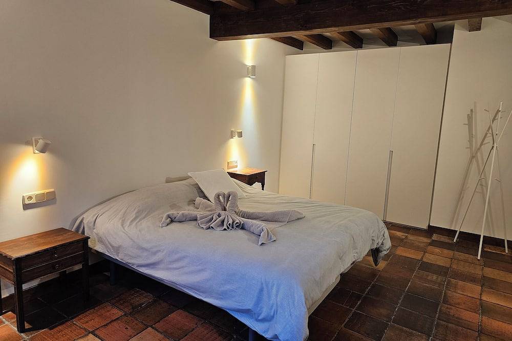 Entire apartment, Ground Floor. House, apartment of 100 m. in the center of Pedraza, without stairs in Pedraza, Segovia Province