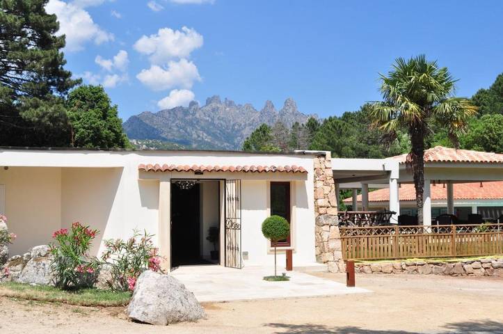 Hôtel pour 2 personnes, avec piscine ainsi que jardin et jacuzzi