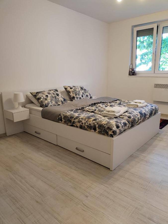 Gîte pour 4 personnes, avec balcon et vue à Vršac - 2