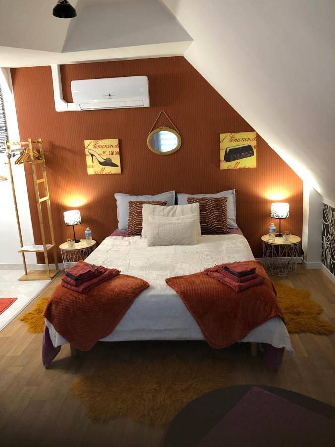 Double Room with Private Bathroom in Courson, Noues de Sienne