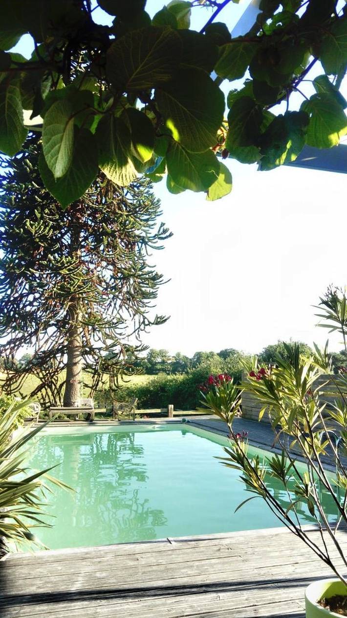 Location de vacances pour 2 personnes, avec vue ainsi que jardin et piscine à Brech - 2