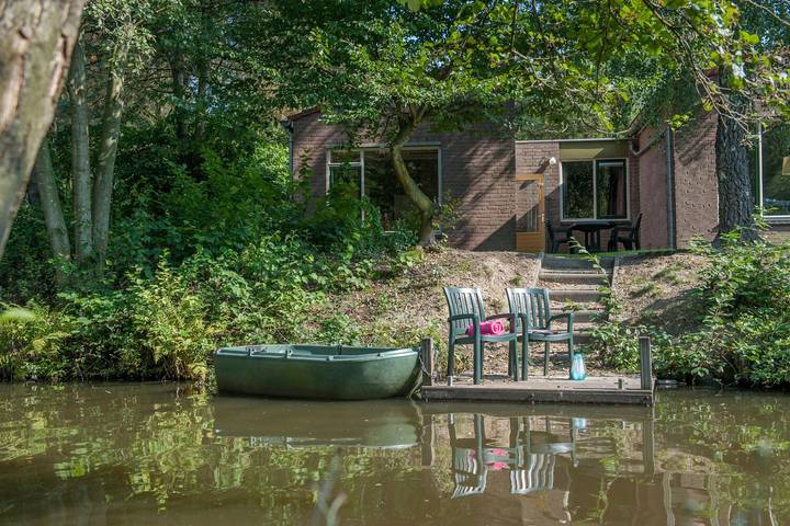 Vakantiehuis voor 6 personen, with Balkon/Terras and Terras as well as Tuin and Zwembad in Weert