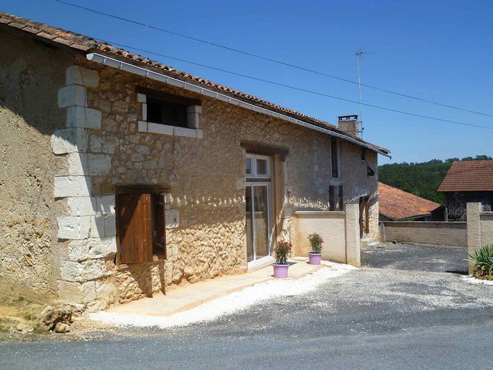 Gîte pour 6 personnes, avec terrasse et jardin - 1