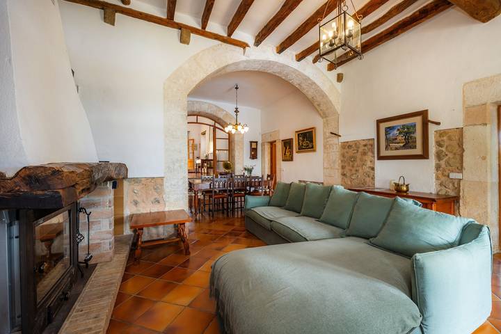 Villa 'Gran' con vistas a la montaña, Wi-Fi y aire acondicionado in Moscari, Selva (Mallorca)
