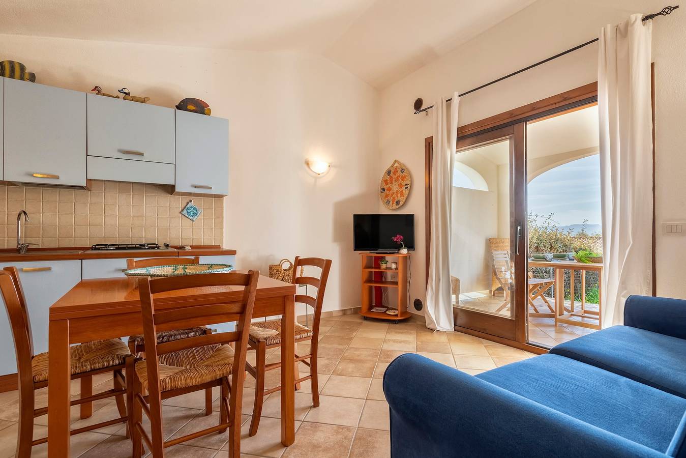 Casa vacacional "Nuages" con piscina compartida y terraza privada in Badesi, Olbia-Tempio
