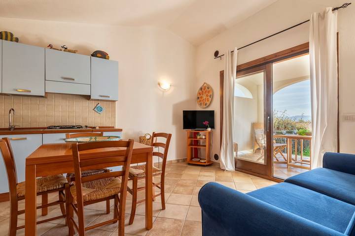 Ferienhaus "Nuages" mit gemeinschaftlichem Pool und privater Terrasse in Badesi, Olbia-Tempio