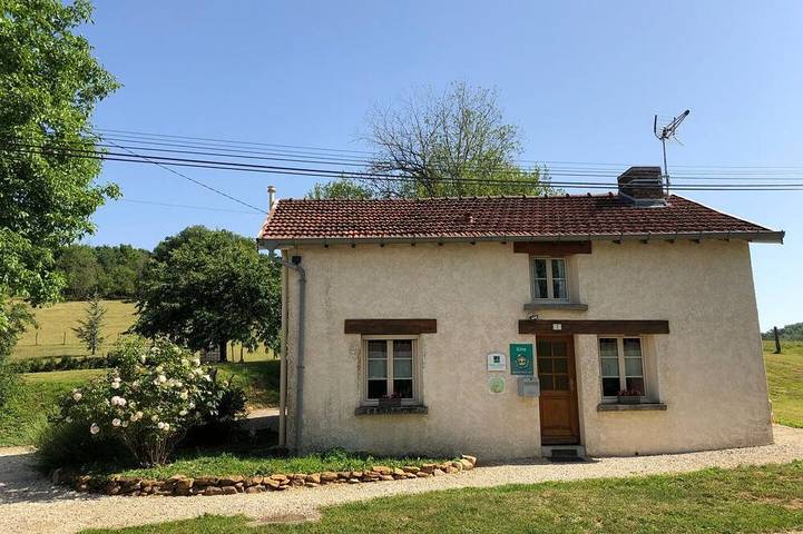 Location de vacances pour 4 personnes, avec jardin dans Orbigny-au-Val