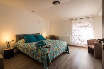 Chambre d’hôte pour 2 personnes, avec vue ainsi que jardin et sauna dans les Ardennes