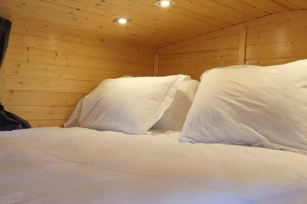 The Field View 2 by Tiny Away in Ashford region