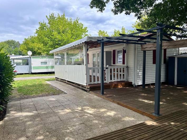 Camping pour 4 personnes, avec terrasse et piscine à Mimizan - 3