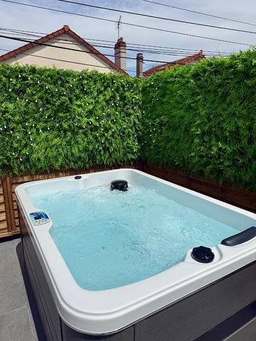 Gîte pour 2 personnes, avec vue et jardin à Drancy