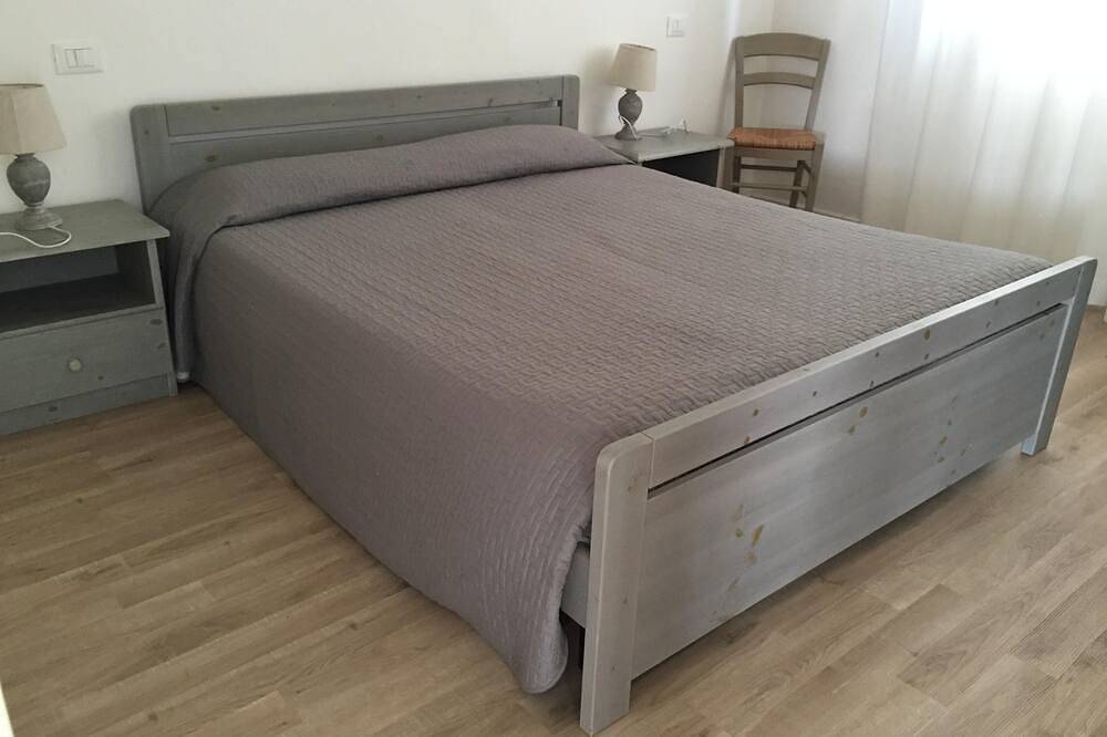 Ganze Wohnung, Renovierte Jesolo Strandwohnung mit Privatem Strand, Wi-Fi und Klima in Lido di Jesolo, Jesolo