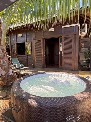 Maison de campagne pour 5 personnes, avec jardin ainsi que jacuzzi et terrasse dans Port de Saint-Gilles les Bains