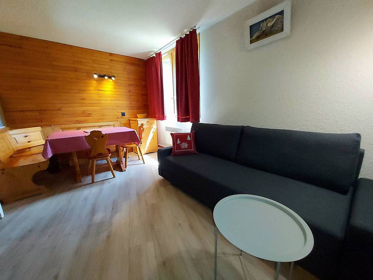 Studio entier, Studio lumineux à 80m des remontées mécaniques, balcon sud, animaux acceptés in Valmorel, Les Avanchers-Valmorel