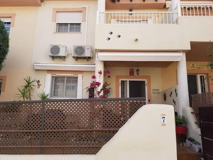 Location de vacances pour 6 personnes, avec piscine et balcon, adapté aux familles à Isla Plana - 3