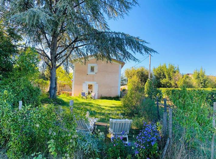 Location de vacances pour 4 personnes, avec Terrasse ainsi que Jardin et Vue à Montagne