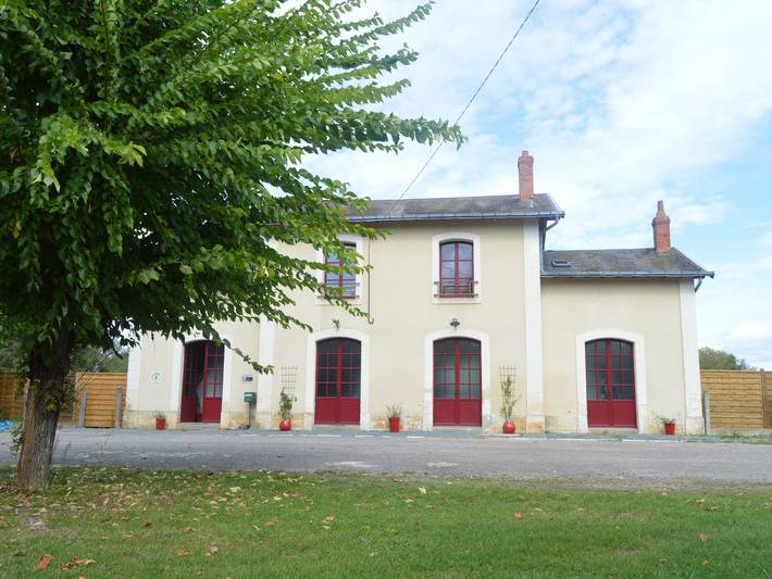 Gîte pour 13 personnes, avec Terrasse et Jardin à Mers-sur-Indre