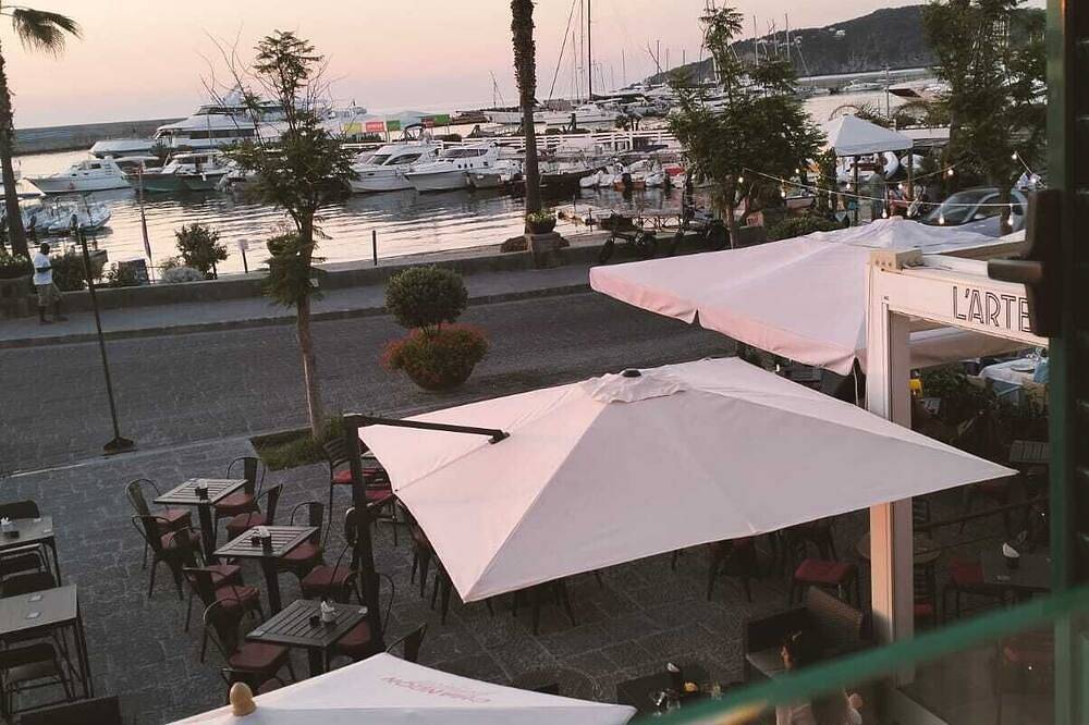 Apartamento entero, Aura Exclusiveholiday brand new beachfront studio apartment 10 m from the beach in Forio, Ischia