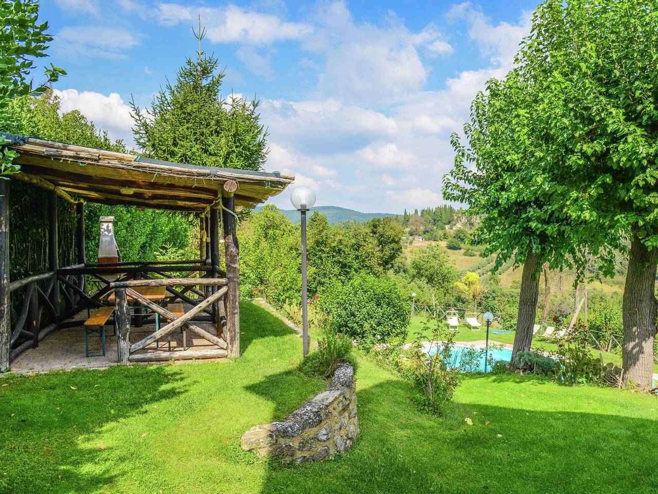 Casa Monte con Piscina y Senderos en Bosque in Monte Santa Maria Tiberina, Valtiberina