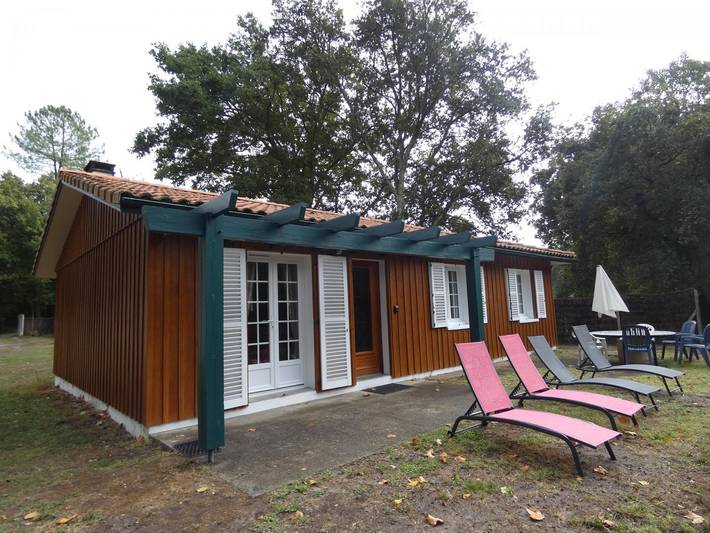 Gîte pour 4 personnes, avec Terrasse ainsi que Jardin et Vue à Lesperon