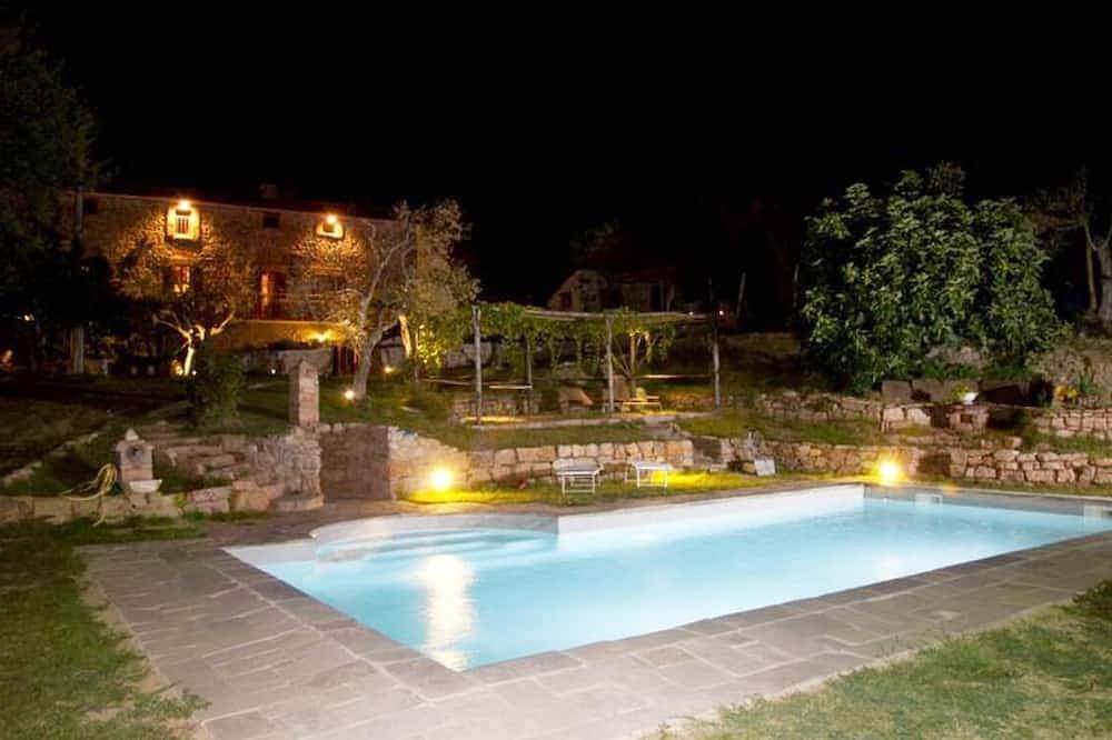 Casa rural con piscina en un pueblo de Umbría, perfecta para grupos y familias in Lisciano Niccone, Valtiberina