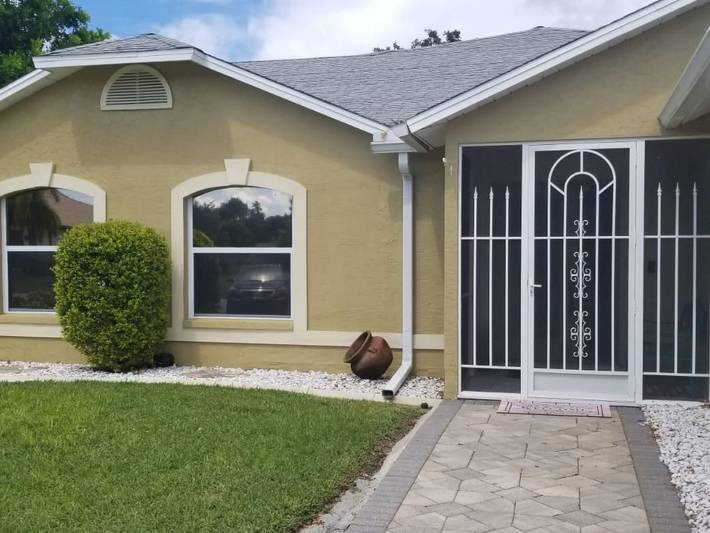 Location de vacances pour 8 personnes, avec jardin ainsi que terrasse et piscine, animaux acceptés à Cape Coral - 3